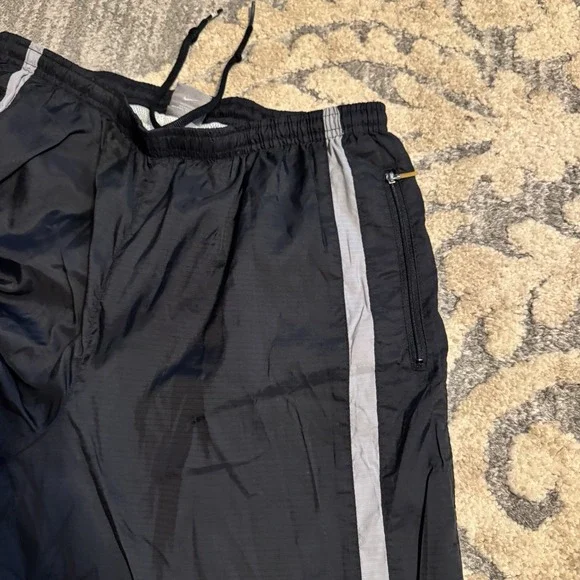 Nike VINTAGE 90s Black Swim Trunks Shorts L Swoosh‎ Logo Mesh Lined - Picture 3 of 6